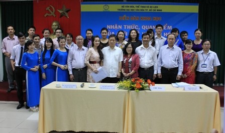 Trường ĐH Văn hóa Tp. Hồ Chí Minh tổ chức diễn đàn khoa học với chủ đề “Nhận thức, quan điểm của giới trẻ về văn hóa trong thời kỳ toàn cầu hóa”.