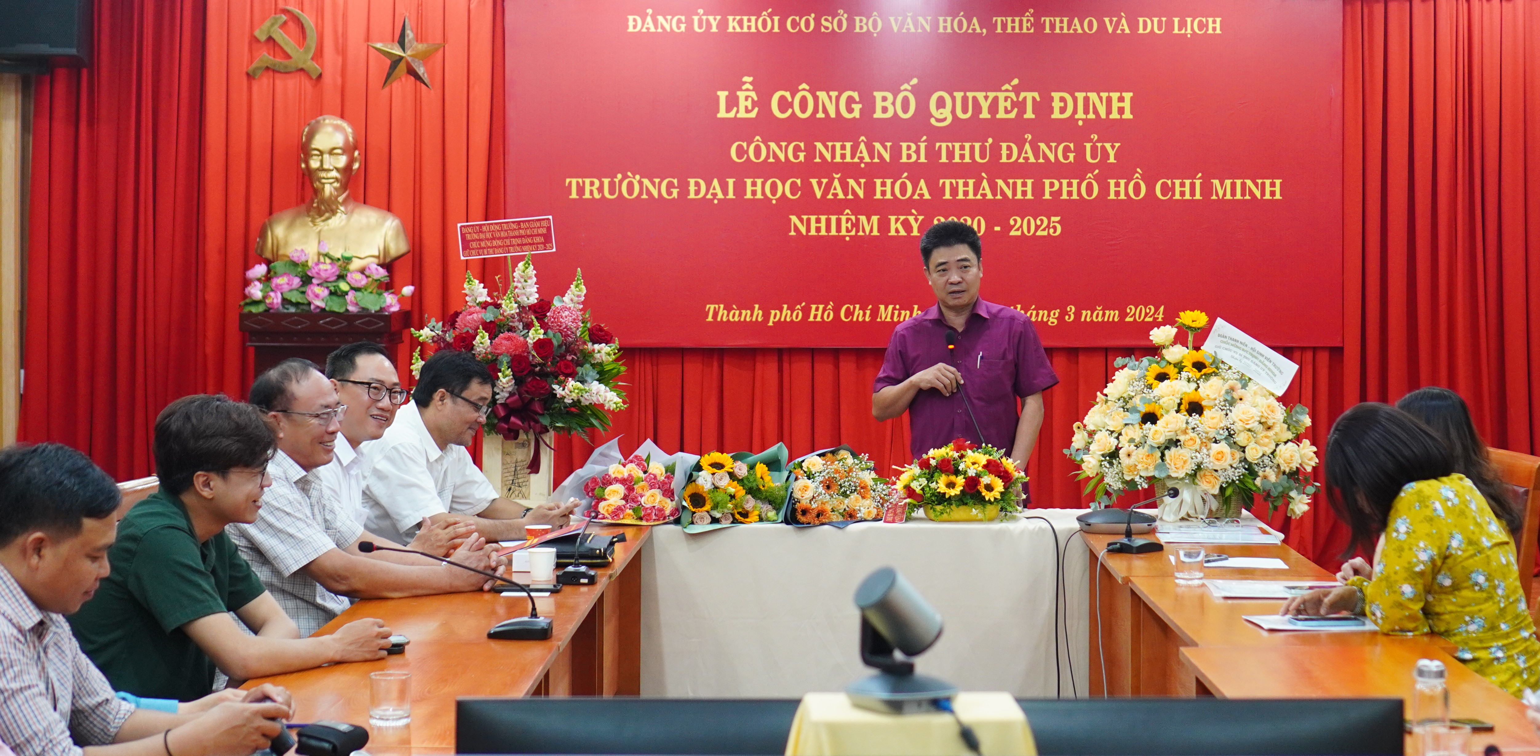 Tiến sĩ Trịnh Đăng Khoa tân Bí thư Đảng ủy Trường Đại học Văn hóa Thành phố Hồ Chí Minh nhiệm kỳ 2020 - 2025