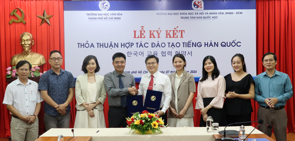 Ký kết thỏa thuận hợp tác với Trung tâm Hàn Quốc học, Trường Đại học Khoa học Xã hội và Nhân văn TP. Hồ Chí Minh